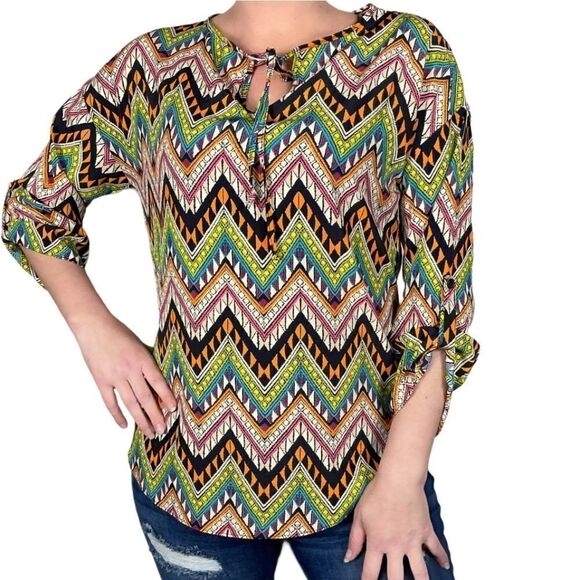 Contemporary Style Chevron 3/4 Sleeve Top - Picture 1 of 13